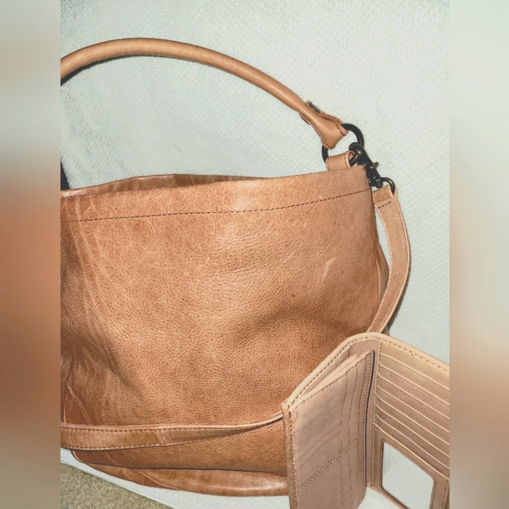 NWOT Frye Melissa Wallet and Shoulder Bag